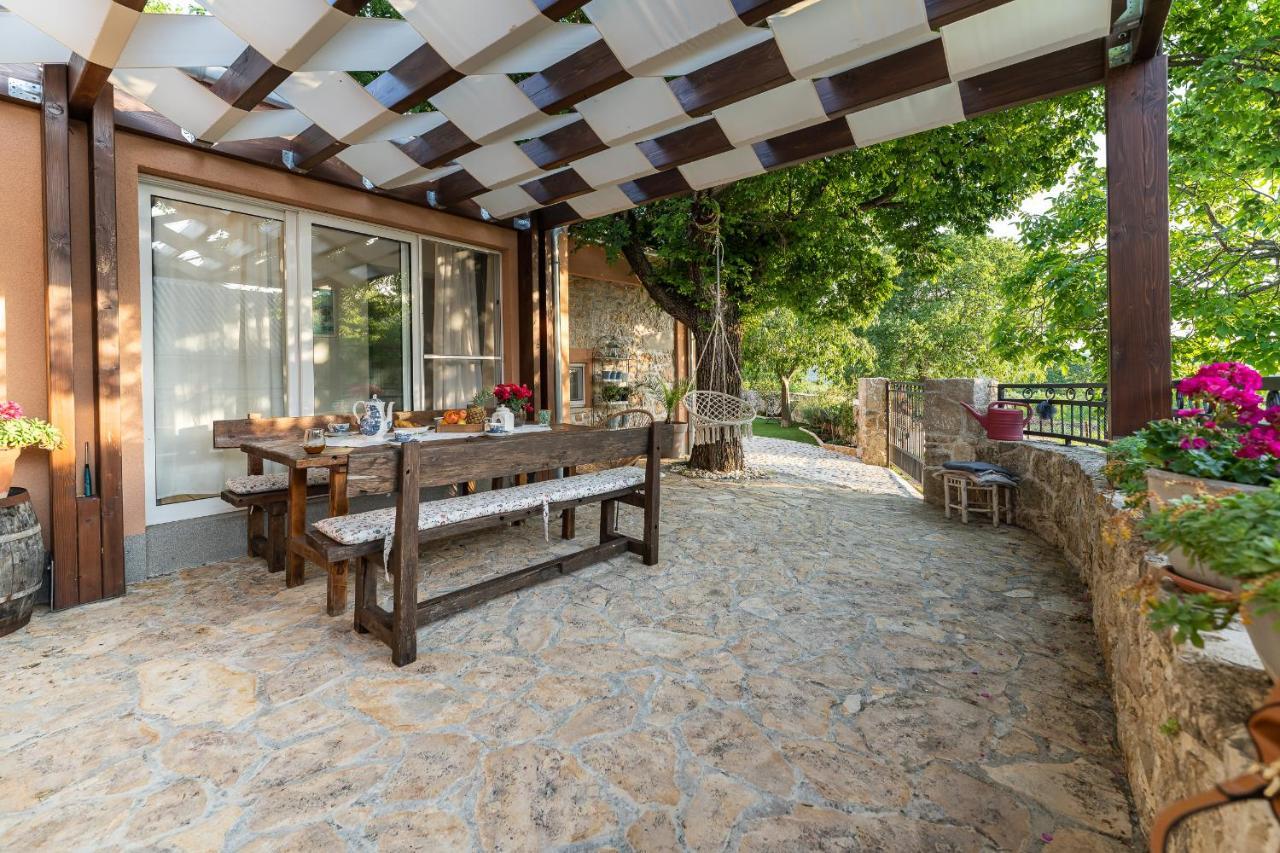 Holiday Home - Villa Thorak Anić Exterior foto